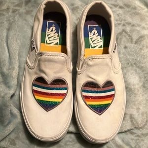 Womens gently used vans with rainbow heart. Size 6.5. Very good condition